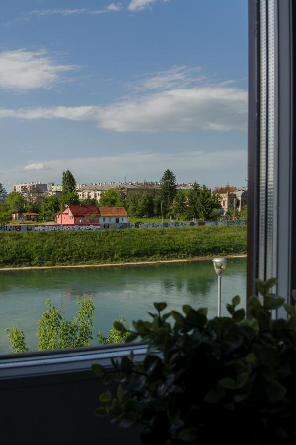 Cozy River View Apartment Karlovac Exteriör bild