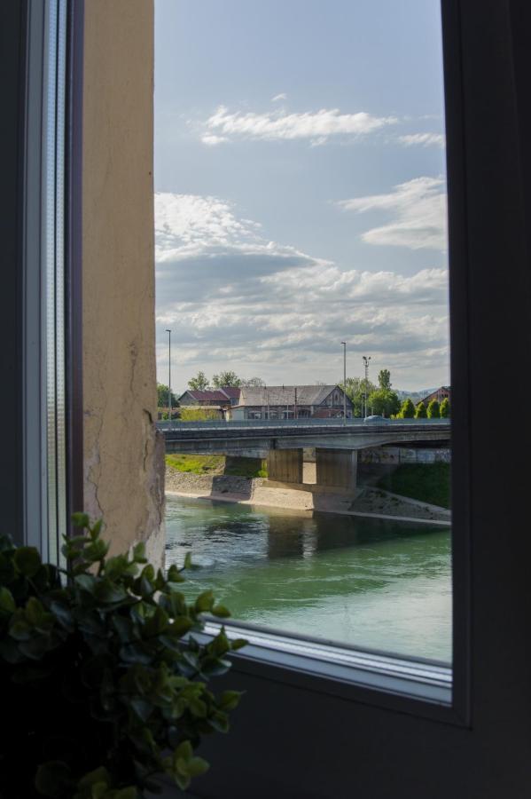 Cozy River View Apartment Karlovac Exteriör bild