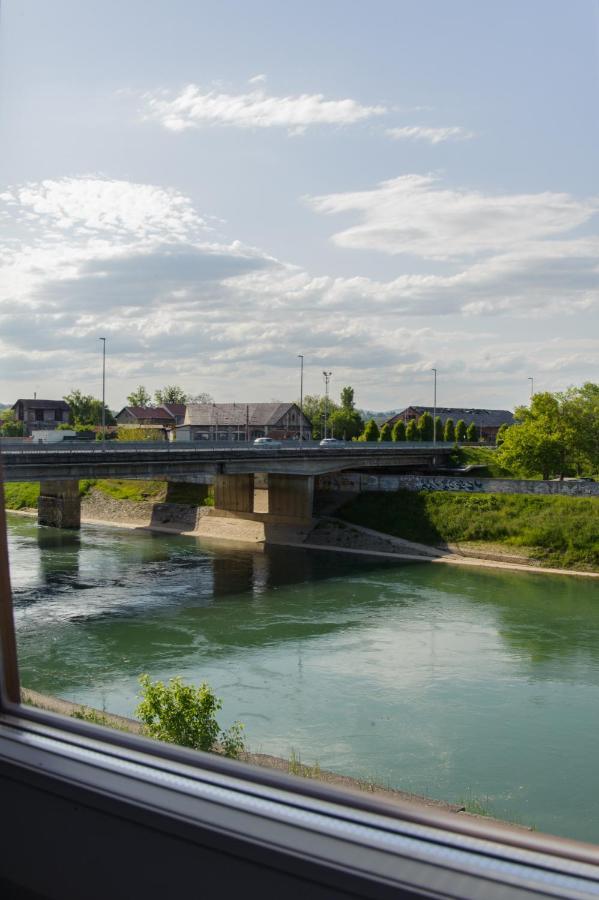 Cozy River View Apartment Karlovac Exteriör bild